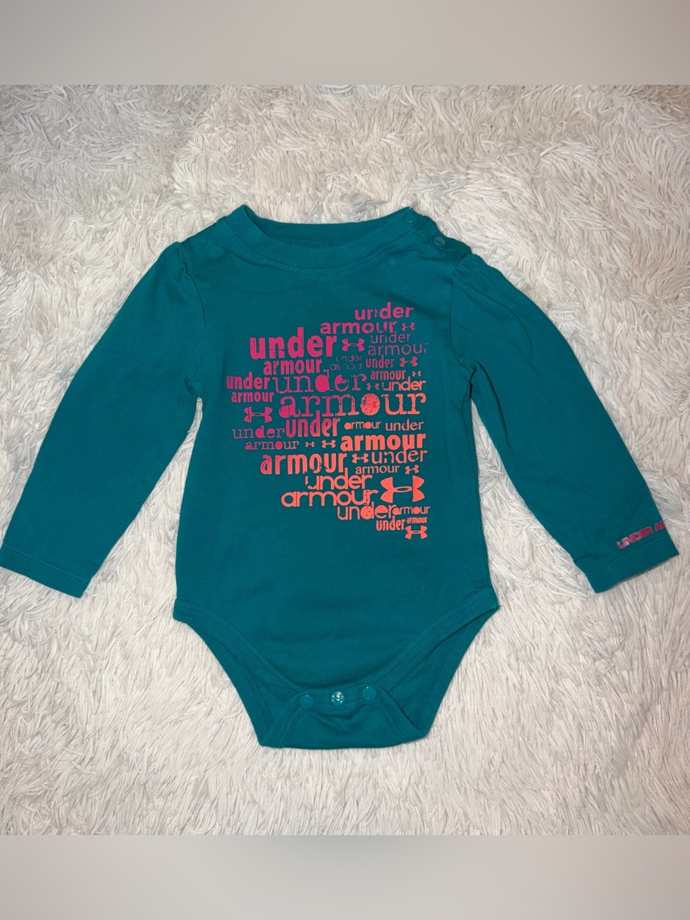 Under Armour Teal Infant Long-Sleeve Bodysuit with Pink Logo Cluster 6/9month